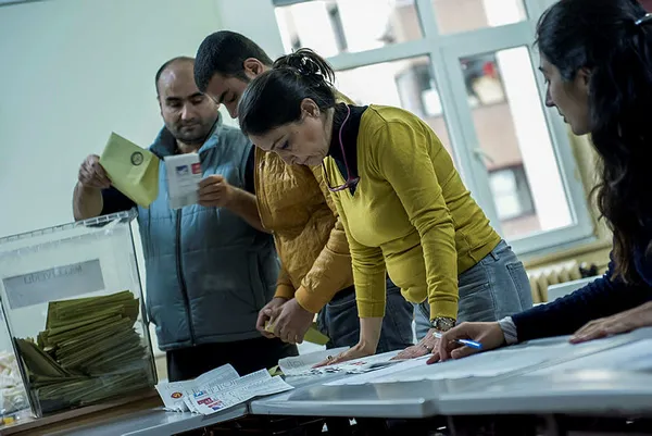 Büyükşehirler için kritik adım! Seçim yasalarında değişiklik