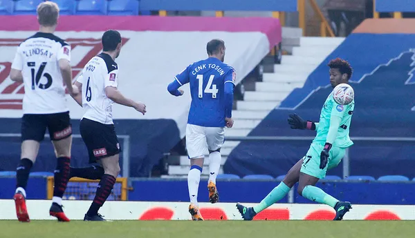 Cenk Tosun gol attı! Everton tur atladı - 2