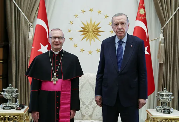 Son dakika: Başkan Erdoğan'a güven mektubu sundular! Cumhurbaşkanlığı Külliyesi'nde peş peşe önemli kabuller - 1