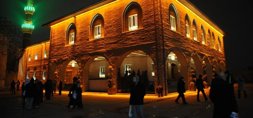 24 Ocak Kandil mi? En yakın kandil ne zaman? Regaip Kandiline kaç gün kaldı? Önemi ve fazileti nedir? 2023 KANDİL TAKVİMİ