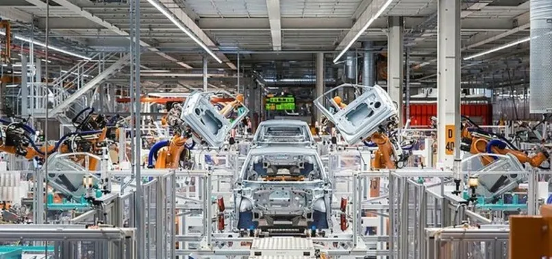 Türkiye otomotiv sanayisi gece gündüz üç vardiya üretime başladı