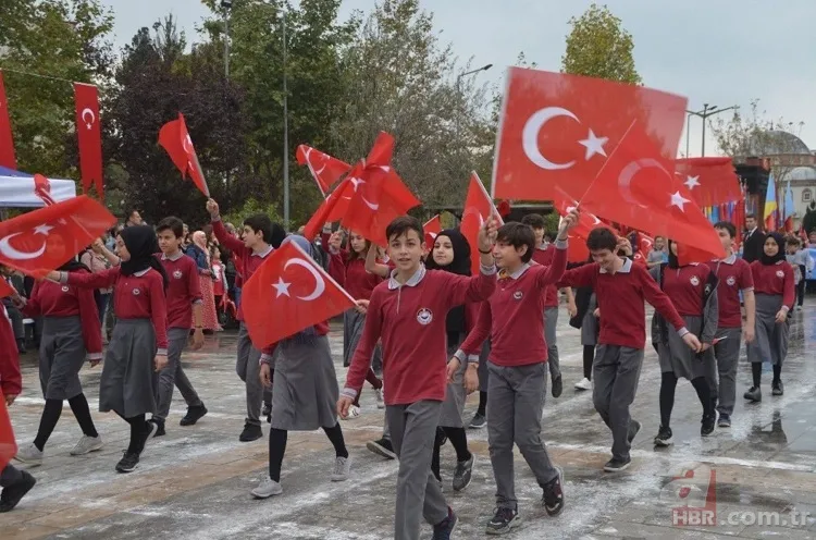 29 Ekim Cumhuriyet Bayramı Mesajları: Cumhuriyet’in 100. Yılına özel en anlamlı, resimli, duygusal, yeni, kısa-uzun, güzel resimli mesajlar… 16