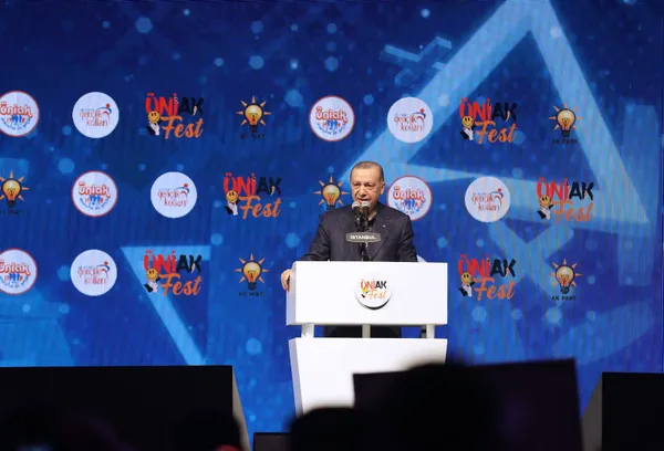 Son dakika: Başkan Erdoğan’dan Üniversiteli AK Gençlik Festivali’nde önemli açıklamalar | Buradan meydan okuyorum deyip gençlere mesaj verdi