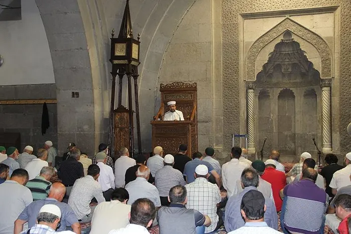 Yurt genelinde Mevlit Kandili idrak edildi! Camiler doldu taştı