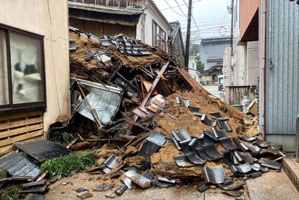 japonyada-deprem-felaketi-yasamini-yitirenlerin-sayisi-206ya-cikti-1704887310970.jpg Japonya'da deprem felaketi! Yaşamını yitirenlerin sayısı 206'ya çıktı - 1
