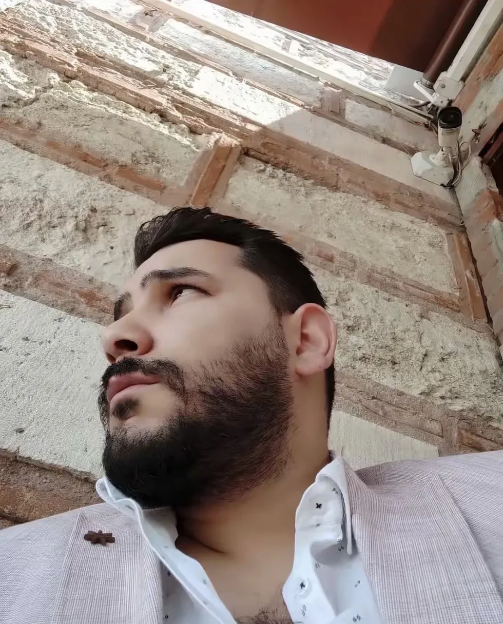 1787993938588.jpg Üsküdar’daki villada sır ölüm: Yazar Murat Koparan'ın cansız bedeni bulundu - 3