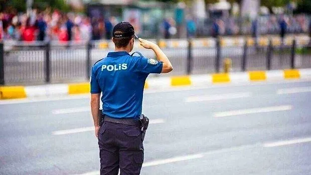 Son dakika: İçişleri Bakanlığı ve Emniyet’ten yeni düzenleme: Polislerin şark görevi kısalıyor! Yeni mezunlar önce batıya atanacak