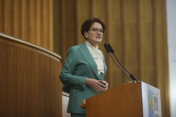 Meral Akşener'den Togg çelişkisi! Başkan Erdoğan'ı önce tebrik etti ardından hedef gösterdi - 3