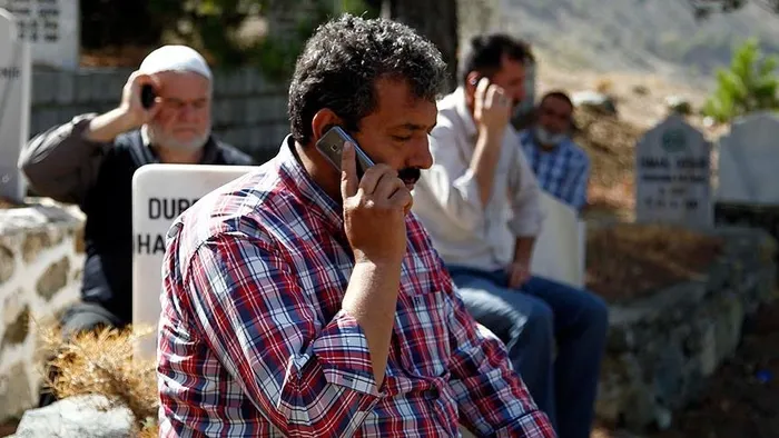 Deprem anında telefon hatlarında neden aksaklık yaşandı? Bakan Uraloğlu’ndan açıklama