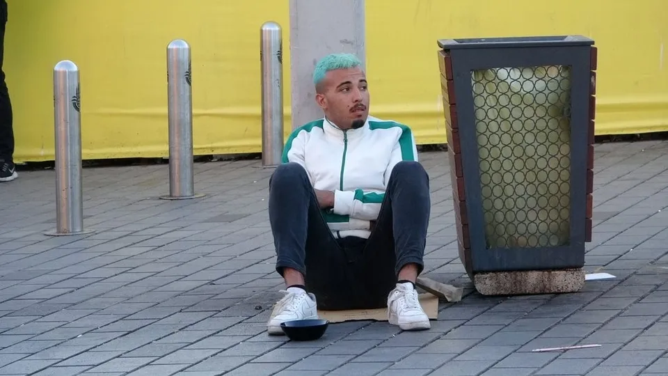 Taksim’de Faslı dilenci yakalandı