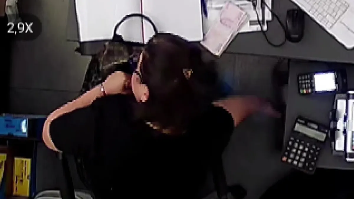 Adana’da 20 yıllık çalışandan 25 milyon liralık vurgun: Paraları çantasına koyarken yakalandı