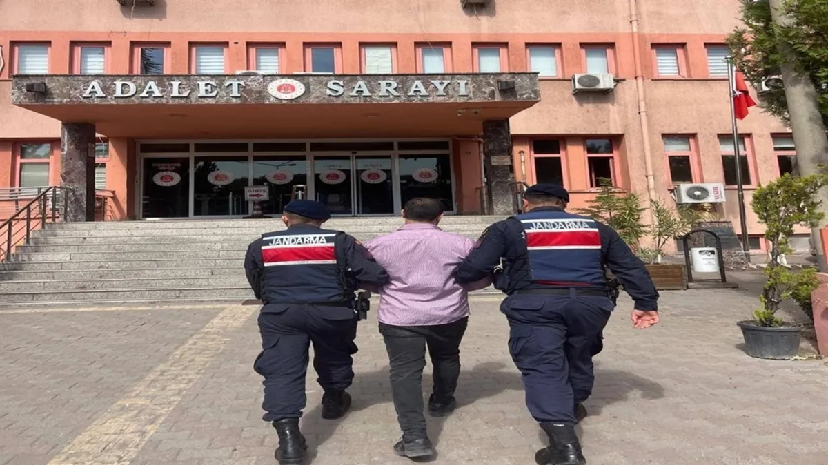 Karabük'te film gibi olay! Cezaevinden firar etti: Camide uyurken yakalandı