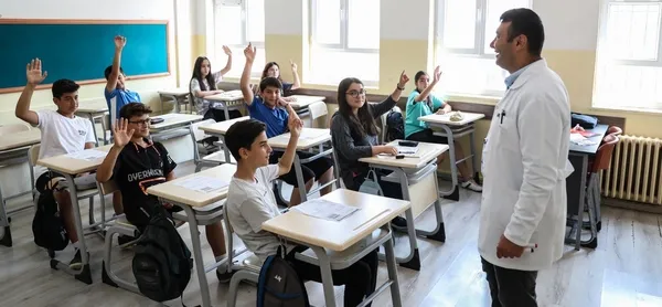 milyonlari-ilgilendiriyor-milli-egitim-bakani-yusuf-tekinden-mufredat-degisikligi-aciklamasi-calismalarimizi-t-1706990878416.jpeg Tüm öğrencileri ilgilendiriyor! Milli Eğitim Bakanı Yusuf Tekin'den müfredat değişikliği açıklaması: "Çalışmalarımızı tamamladık" - 4