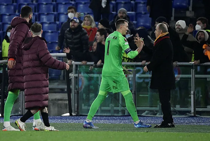 Galatasaray ve Fenerbahçe’nin muhtemel rakipleri belli oldu! UEFA Avrupa Ligi’nde grup maçları sona erdi