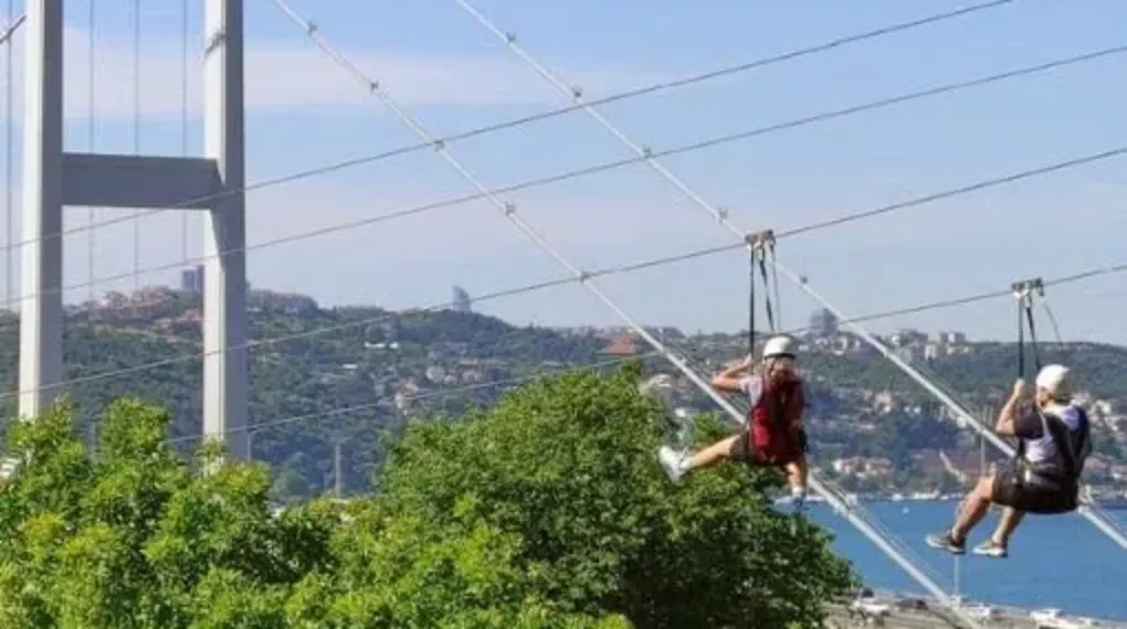 İstanbul Boğazı'na doğru zipline keyfi