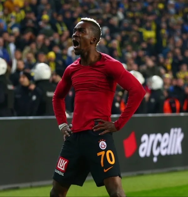 onyekuruda-son-dakika-gelismesi-galatasaraya-transfer-olan-nijeryali-oyuncunun-istanbula-gelis-saati-belli-oldu-1611345072945.jpg Onyekuru'da son dakika gelişmesi! Galatasaray'a transfer olan Nijeryalı oyuncunun İstanbul'a geliş saati belli oldu - 2