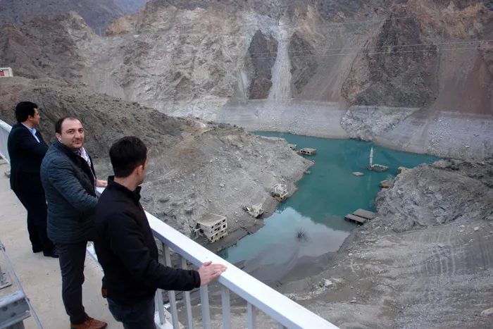 Artvin'deki Deriner Barajı'nın suları çekildi! Köy ortaya çıktı - 3