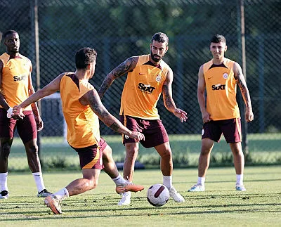 galatasaray-olimpija-ljubljana-macinin-hazirliklarini-surdurdu-1691348716021.jpg Galatasaray Olimpija Ljubljana maçının hazırlıklarını sürdürdü! - 2