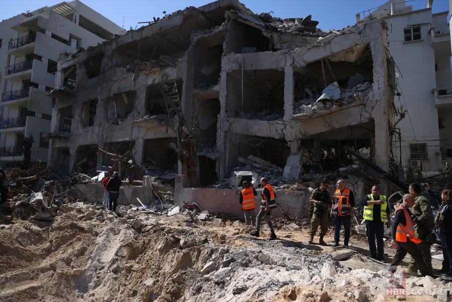 ABD ve İsrail saldırdı, İran misilleme yaptı: Tel Aviv'deki yıkım böyle kaydedildi 4