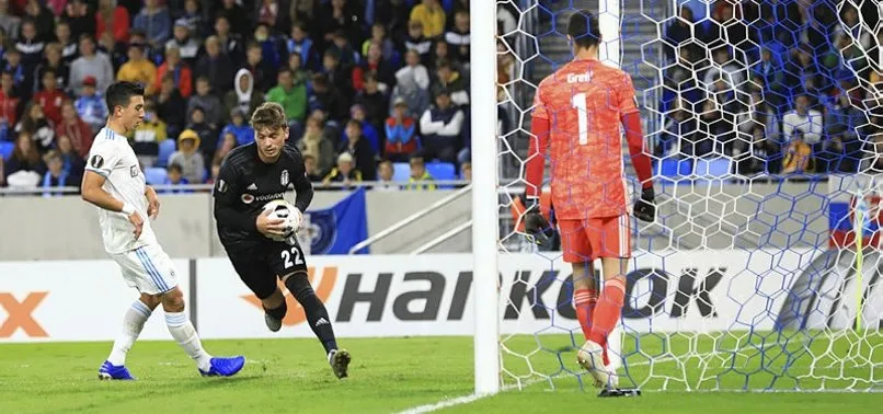 Beşiktaş, Slovan Bratislava karşısında uzatmalarda yıkıldı! Ağlar 6 kez havalandı…