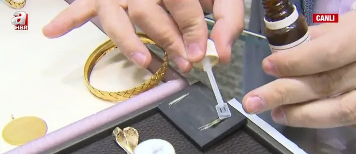 Tezgahtaki altınlardan hangi taraftakiler sahte? Sağ mı sol mu? | Sahte bilezik nasıl anlaşılır? Canlı yayında anlattı