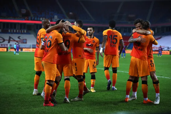 Son dakika: Galatasaray Trabzon’da liderliğe uzandı! Sarı kırmızılılar Trabzonspor’u iki golle geçti