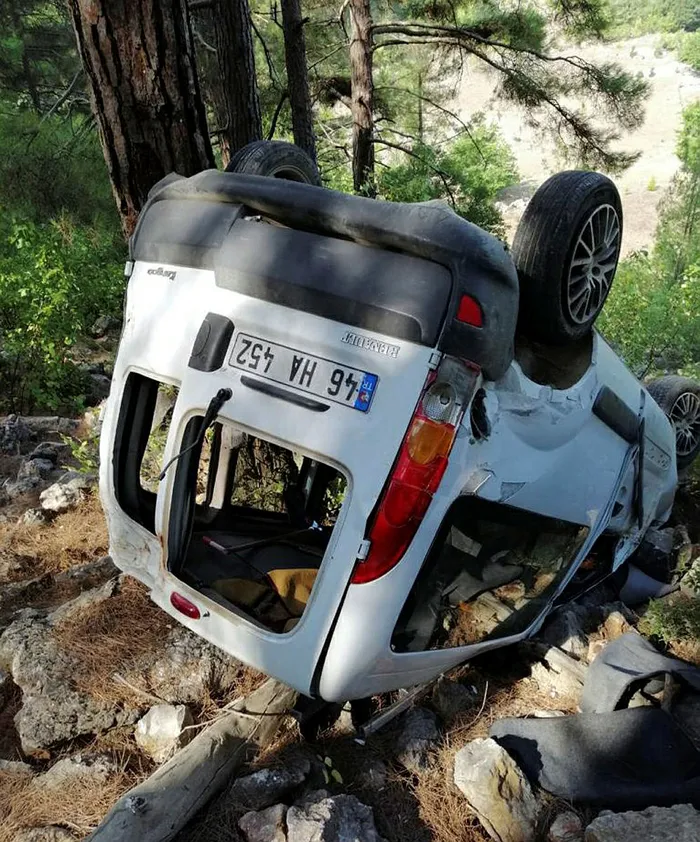 Adana’da korkunç kaza! Uçuruma yuvarlandılar - 1