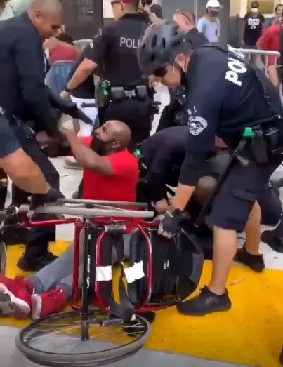 ABD polisinden engelli vatandaşa şiddet - 4