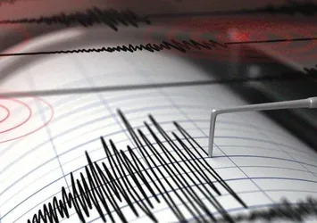 Endonezya'da 5,8 büyüklüğünde deprem