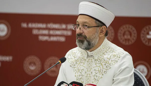 1671188718223.jpg Diyanet İşleri Başkanı Ali Erbaş'tan "kız çocuklarının zorla evlendirilmesi" hakkında önemli açıklaması! Cuma hutbesinde çocuk istismarı irat edildi - 2