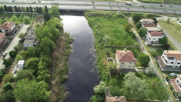 Marmara’ya zehir akıyor! Atıklar yüzünden simsiyah oldu