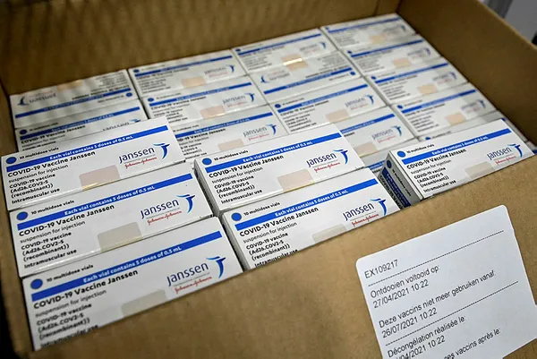 Johnson & Johnson’ın Kovid-19 aşısında “kan pıhtılaştırma" krizi! Danimarka'dan flaş karar - 2