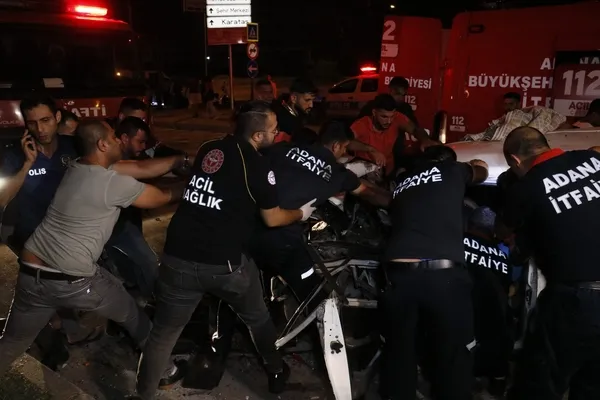 adanada-korkunc-kaza-otomobil-isci-servisine-arkadan-carpti-6-kisi-yaralandi-1656485344093.jpg Adana’da korkunç kaza! Otomobil işçi servisine arkadan çarptı 6 kişi yaralandı - 7