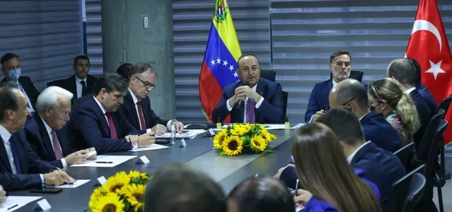 Dışişleri Bakanı Mevlüt Çavuşoğlu, Türk ve Venezuelalı iş insanlarıyla bir araya geldi