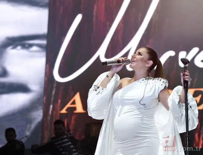 Merve Özbey’in paylaşımına yorum yağdı! Ünlü şarkıcı Merve Özbey oğlu Emir'in yüzünü ilk defa gösterdi! Emir bebek bakın kime benziyor? 7