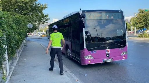 İçişleri Bakanlığı’ndan yeni koronavirüs genelgesi! Bu geceden itibaren kafe ve restoranlarda canlı müzik olmayacak