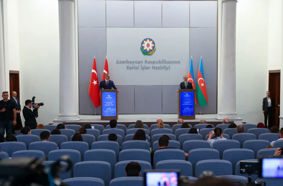 bakan-fidandan-bakude-kritik-mesaj-karadeniz-savasin-disinda-tutulmali-1789482722967.jpg Bakan Fidan'dan Bakü'de kritik mesaj! Karadeniz savaşın dışında tutulmalı - 6