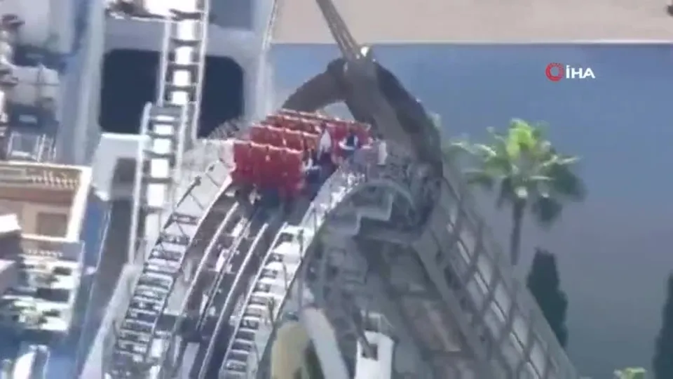 Elektrikler kesildi! ’Roller Coaster’da saatlerce mahsur kaldılar