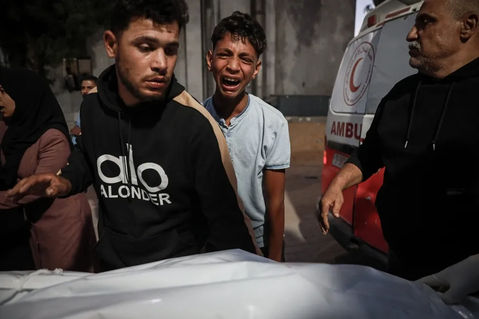1780224762935.jpeg Bosna'dan Gazze'ye insan avı: Erkek çocukları bilerek testislerinden vuruluyordu | Para karşılığı insan öldürme oyunu - 3