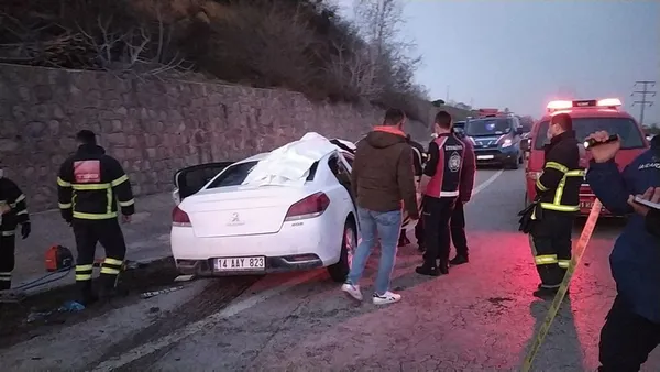 1616875423031.jpg Düzce'de feci kaza! 3 kişi öldü 11 kişi yaralandı - 11