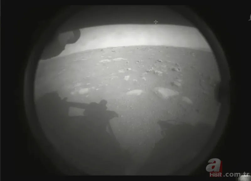 Perseverance Mars’a iniş yaptı! NASA ilk fotoğrafı paylaştı 19