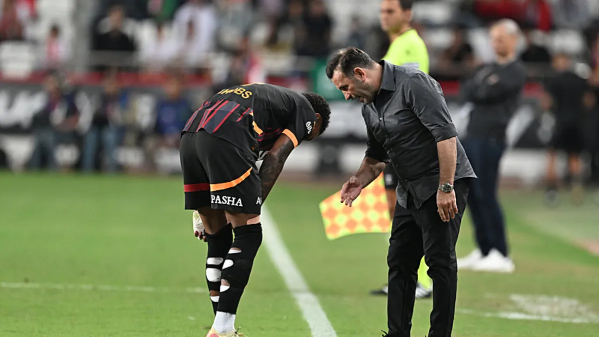 Galatasaray'da Ismail Jakobs sakatlandı: Zorlanma ve kanama tespit edildi