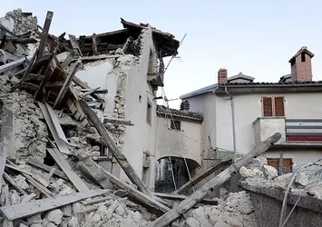 İtalya’daki depremde ölü sayısı 292'ye yükseldi