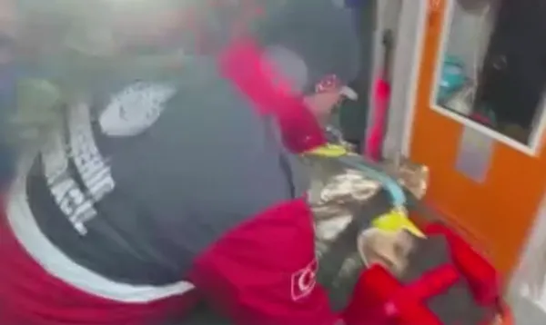 1676274455254.jpg Hatay'daki enkazdan 162 saat sonra kurtarılan Ayşe'den duygulandıran sözler! En büyük asker bizim asker - 4