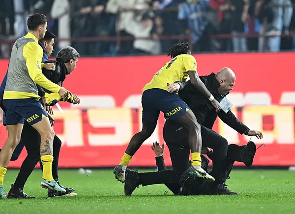 Trabzonspor Başkanı Ertuğrul Doğan: Sahaya giren taraftar şerefsizce bir saldırıya uğradı