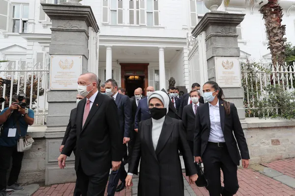cumhurbaskani-erdogan-markar-esayanin-cenaze-toreninde-konustu-1603380392243.jpg Başkan Erdoğan: Markar deyince aklımıza ülkeye ve millete olan aşkı geliyordu - 3
