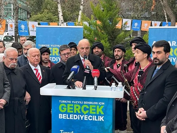 cumhur-ittifakinin-abb-adayi-turgut-altinokyan-yavasa-tepki-askerimizin-polisimizin-kurt-vatandasimizin-katili-1710086878937.jpeg Cumhur İttifakı Ankara adayı Altınok'tan Mansur Yavaş'a salvo: Vatandaşımızın katiline kimse 'Apo Bey' diyemez! - 3