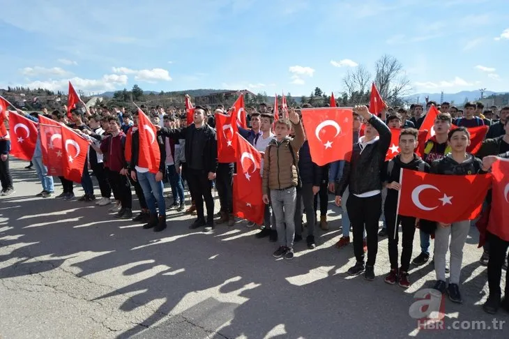 Türkiye Mehmetçik için tek yürek oldu! Her yer Türk bayrağıyla donatıldı