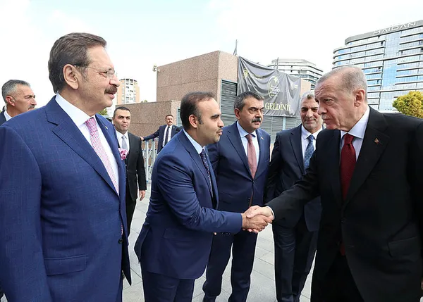 baskan-erdogan-firsatcilik-pesinde-kosanlara-kesinlikle-nefes-aldirmayacagiz-1697026899682.jpg Başkan Erdoğan: Fırsatçılık peşinde koşanlara kesinlikle nefes aldırmayacağız - 2