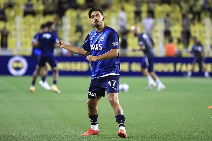 Fenerbahçe’de 2 futbolcu sakatlanarak oyuna devam edemedi